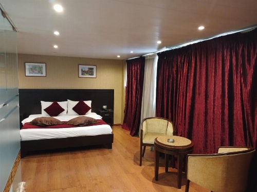 Ceasars Park Hotel image 17