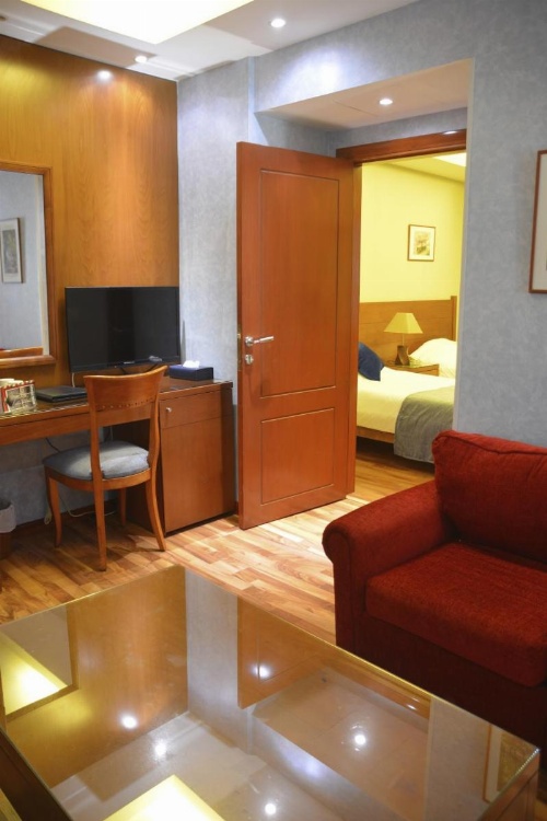 Ceasars Park Hotel image 22