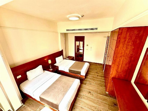Ceasars Park Hotel image 4